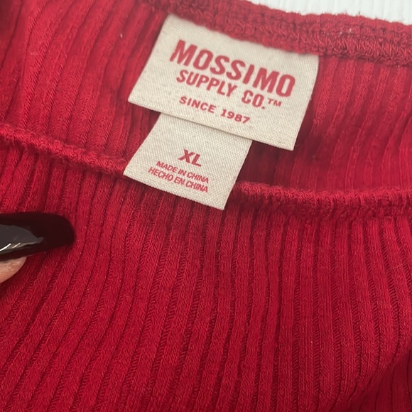 Mossimo xl red tip ribbed stretchy on or off shoulders - Picture 3 of 3